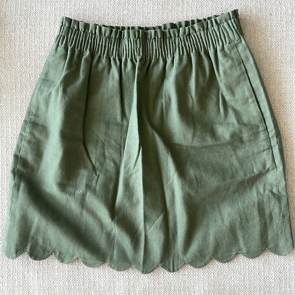 Woman’s Jcrew scallop skirt with pockets